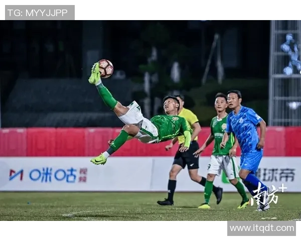 足球明星现场跑位技巧揭秘精彩瞬间回顾与分析