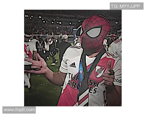 足球明星转身瞬间的卡通形象展现与魅力分析